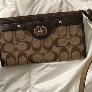 Coach wristlet ❤️